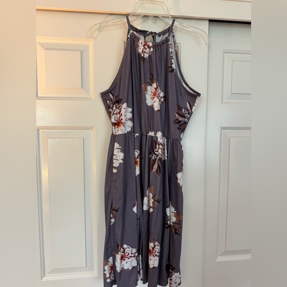 Floral knee length halter dress - Picture 1 of 3